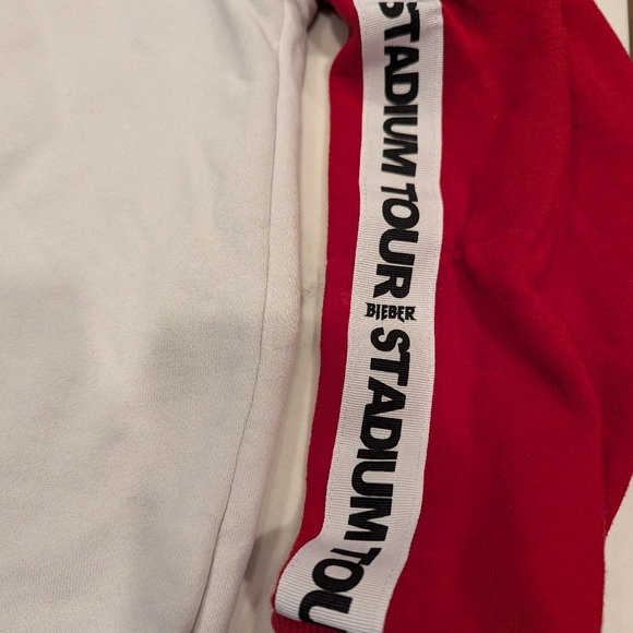 JUSTIN BIEBER STADIUM TOUR PURPOSE HOODIE ADULT UNISEX SIZE S - Picture 2 of 7